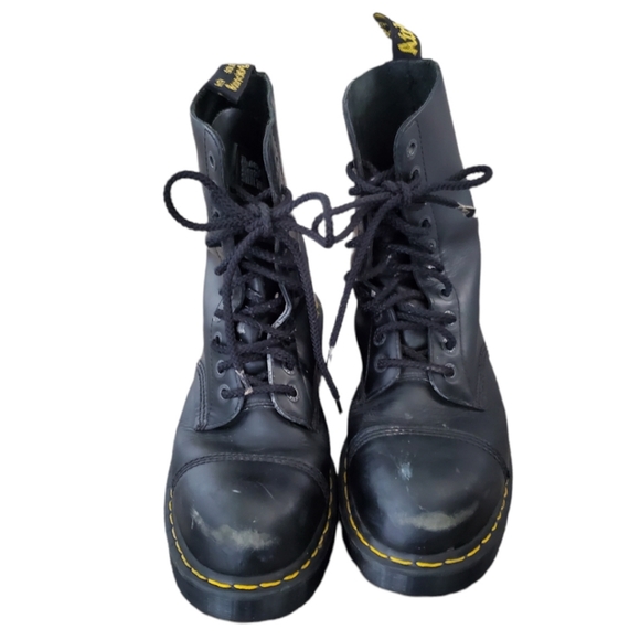 *SOLD* Black Dr Martens Boots - Picture 3 of 7